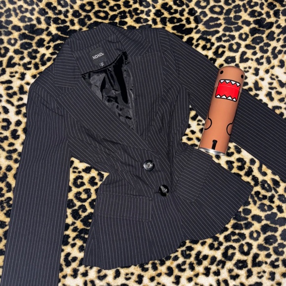 xoxo black pinstriped blazer - Picture 5 of 5